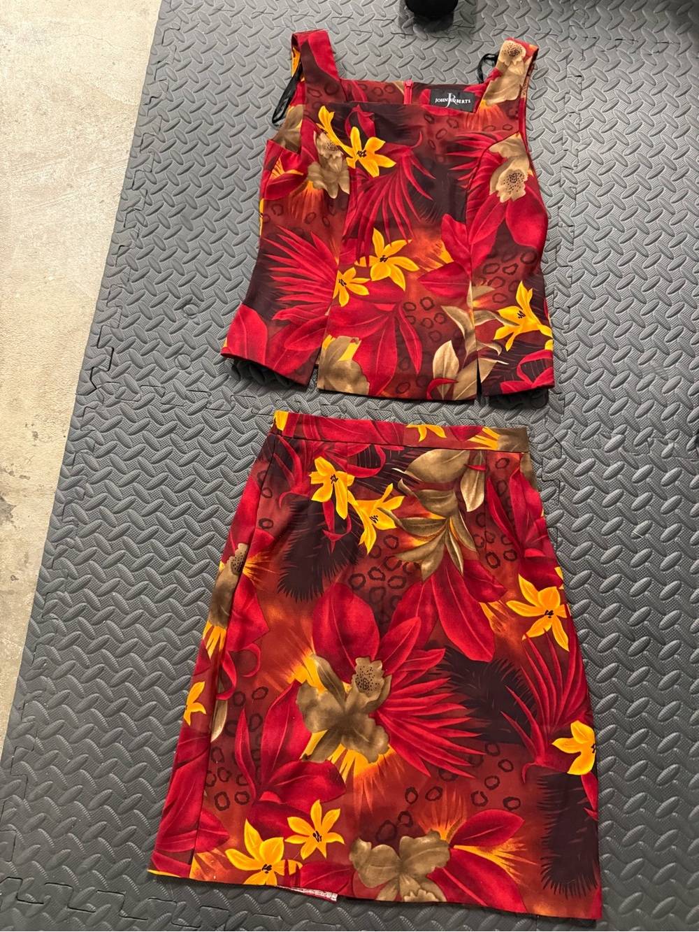Tropical Red Floral Set - John Robert’s